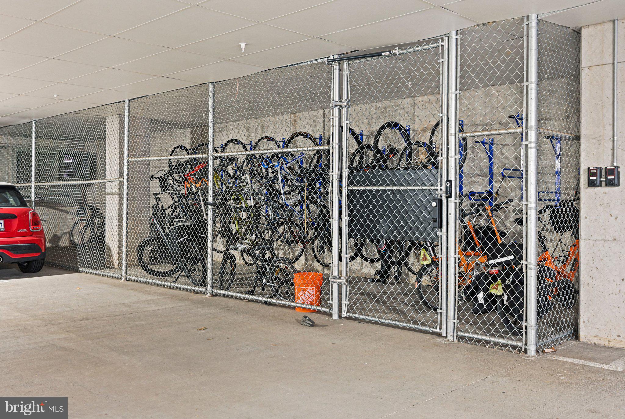 TALL OAKS - Residential