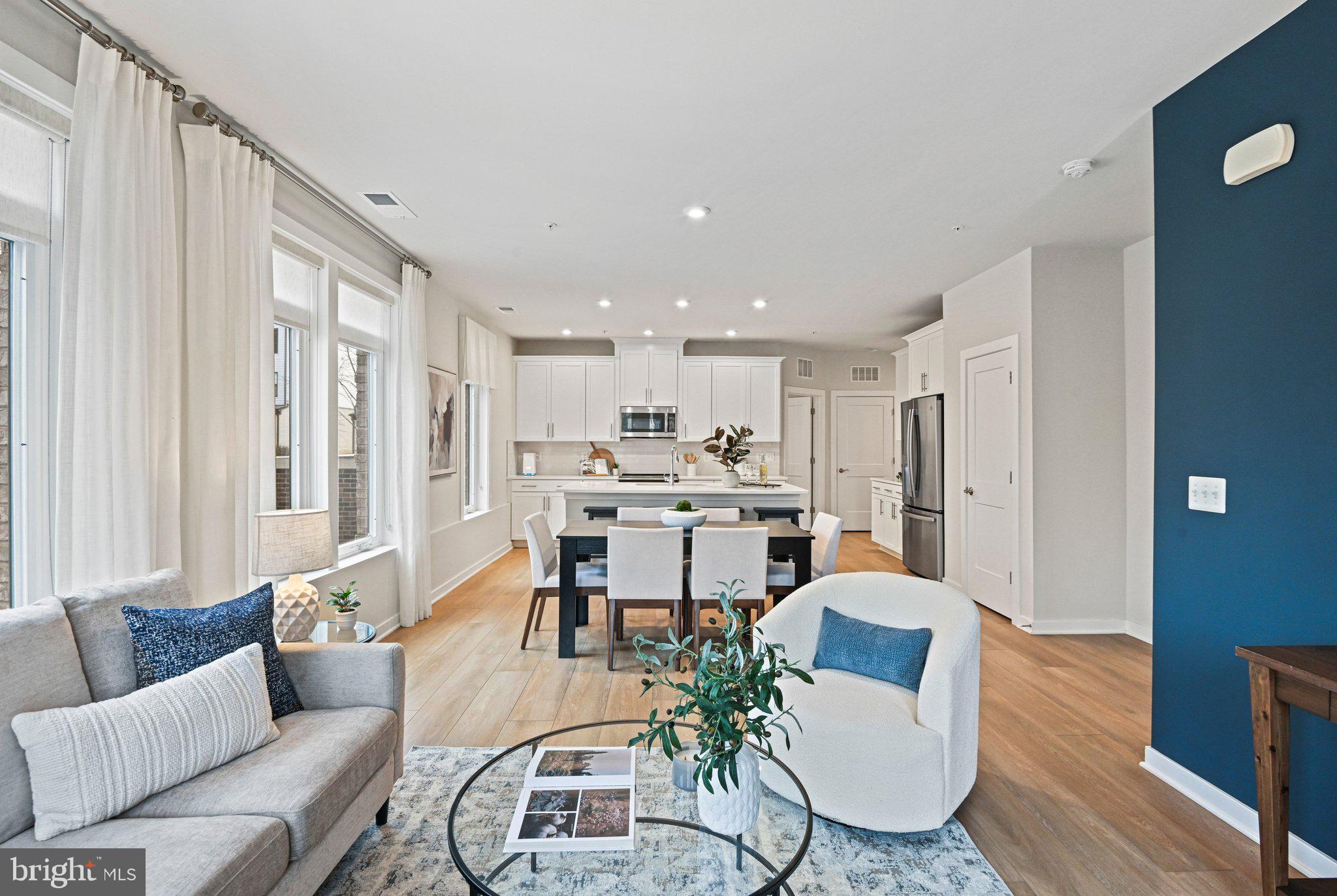 TALL OAKS - Residential