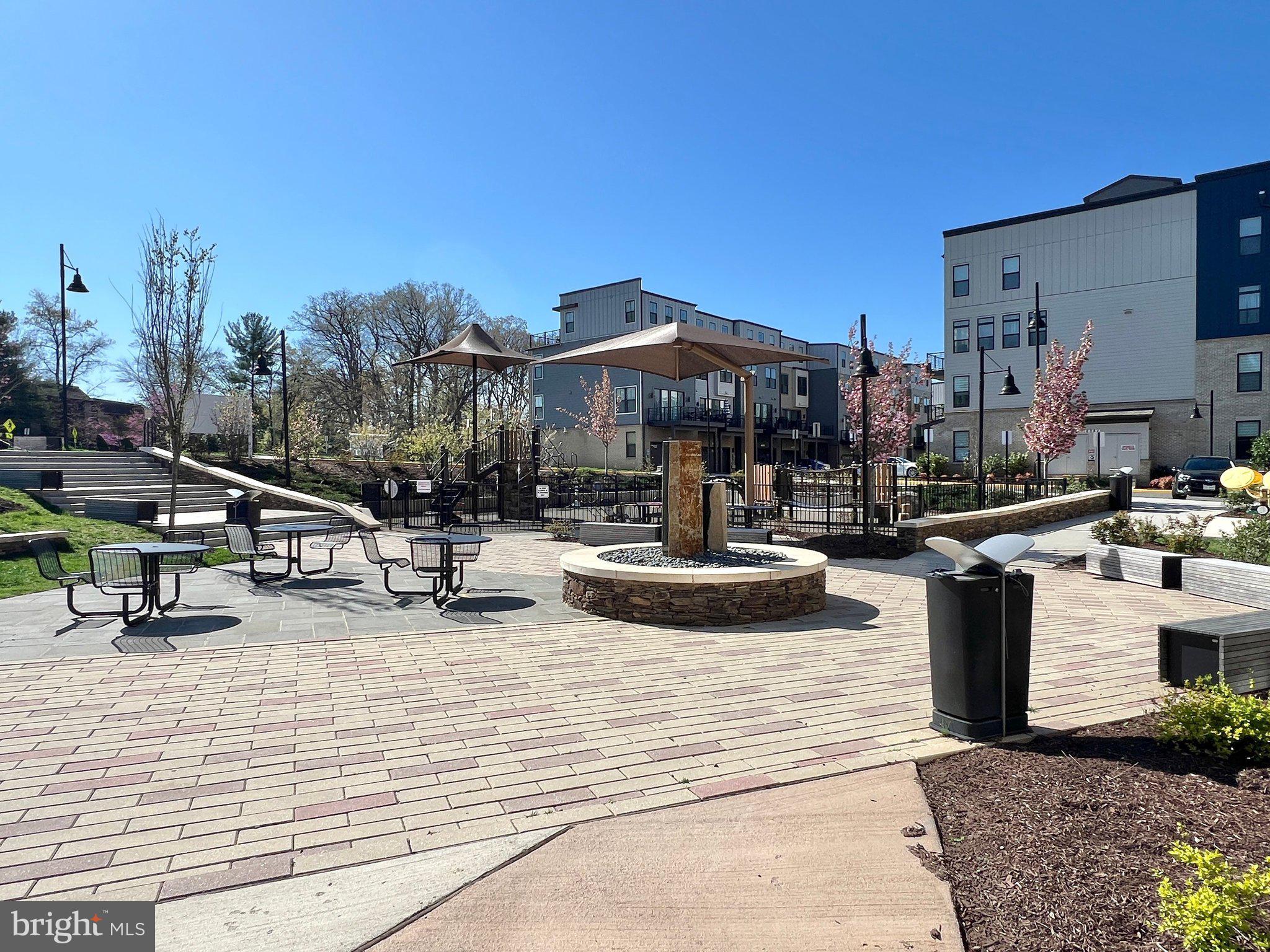 TALL OAKS - Residential