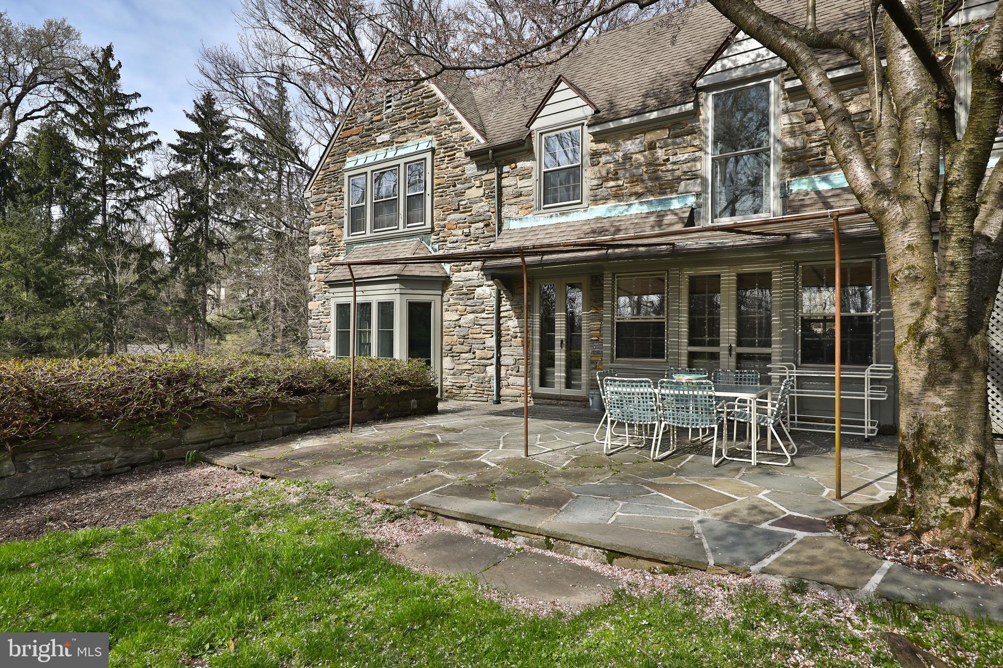 CHESTNUT HILL - Residential