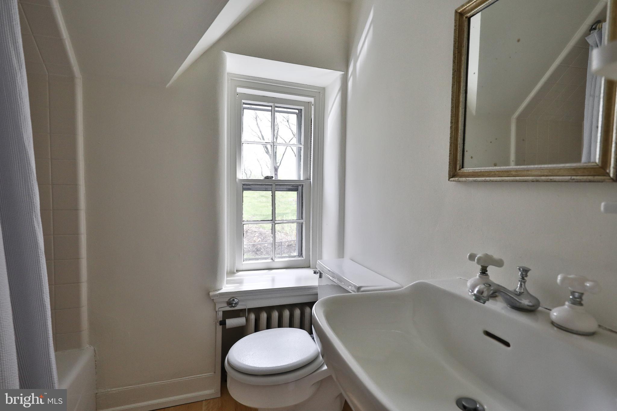 CHESTNUT HILL - Residential