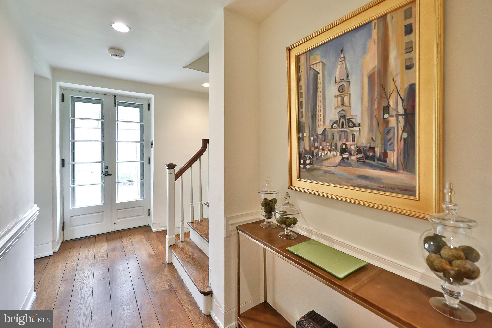 CHESTNUT HILL - Residential