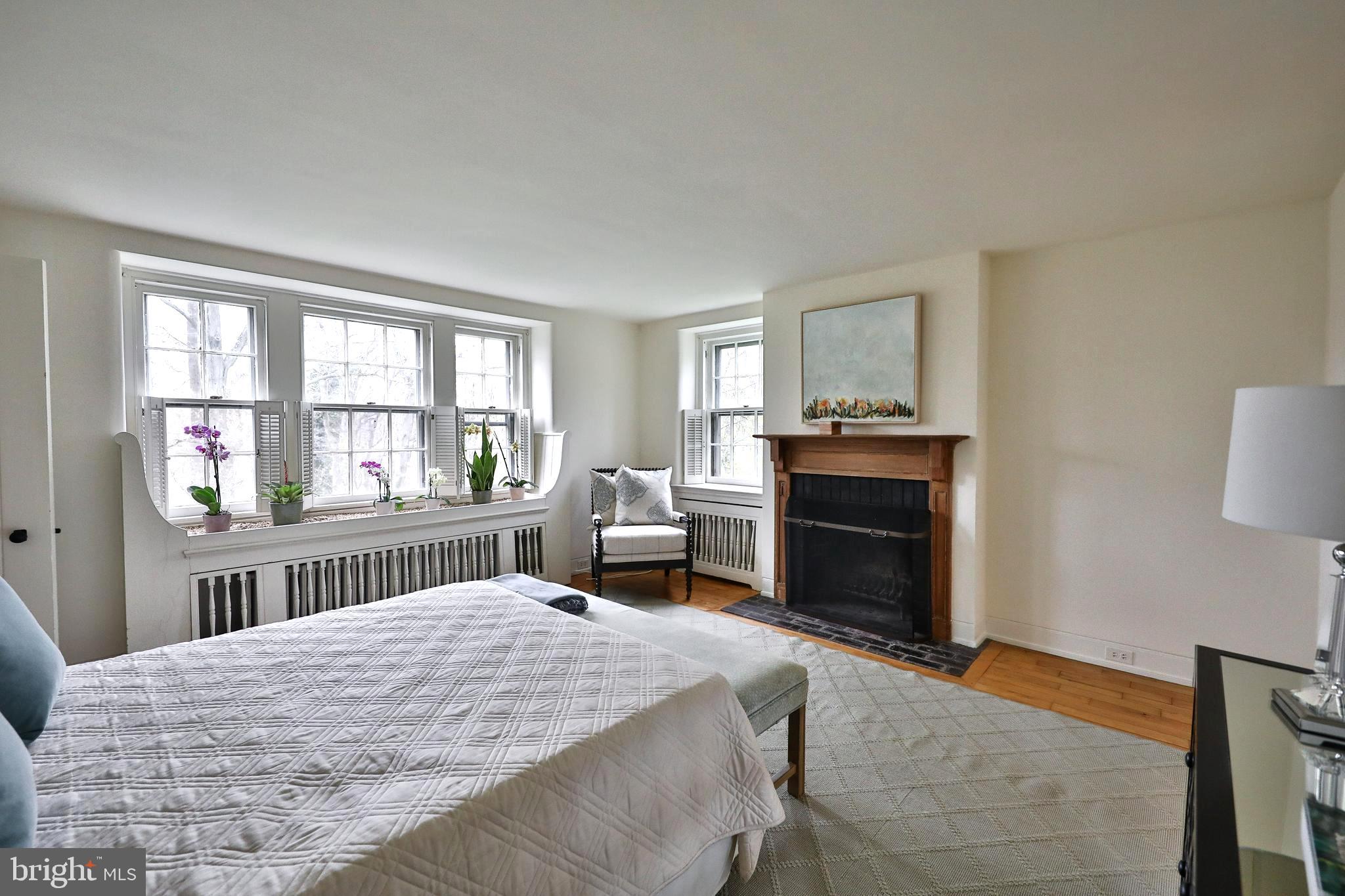 CHESTNUT HILL - Residential