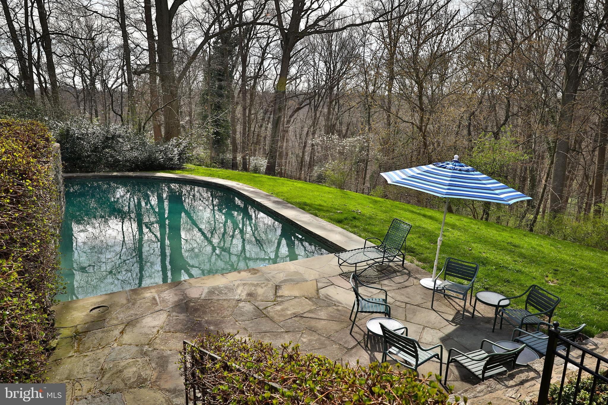 CHESTNUT HILL - Residential