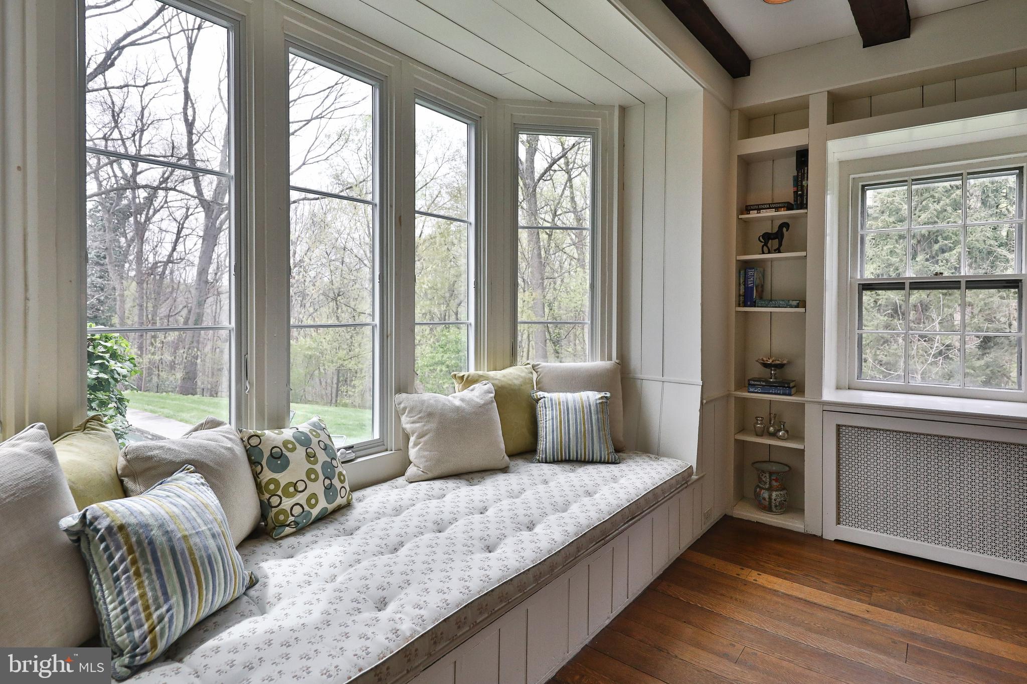 CHESTNUT HILL - Residential