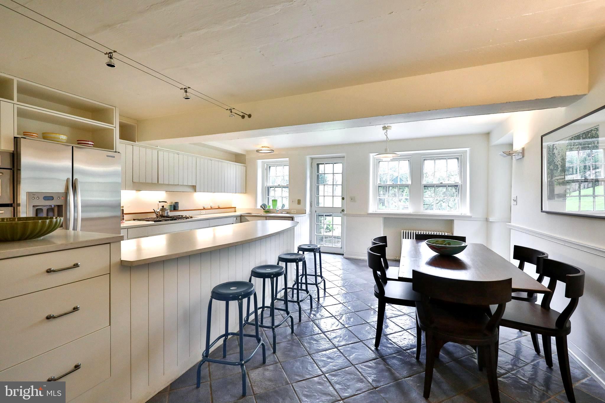 CHESTNUT HILL - Residential