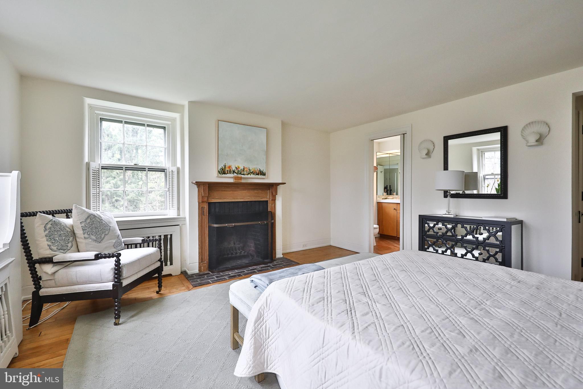 CHESTNUT HILL - Residential