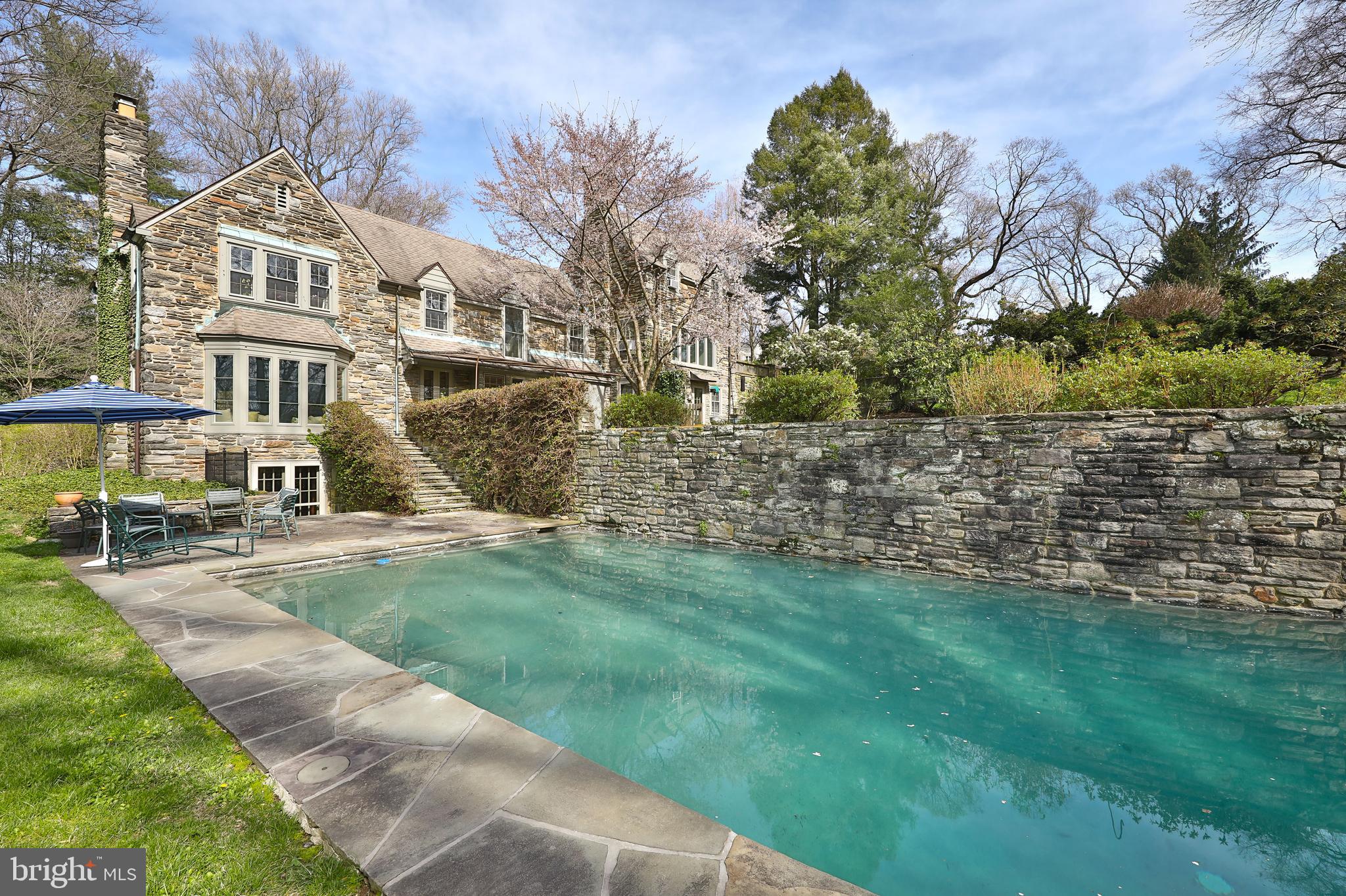 CHESTNUT HILL - Residential