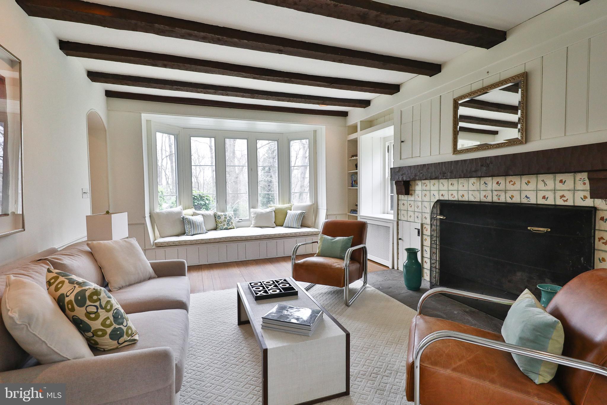 CHESTNUT HILL - Residential