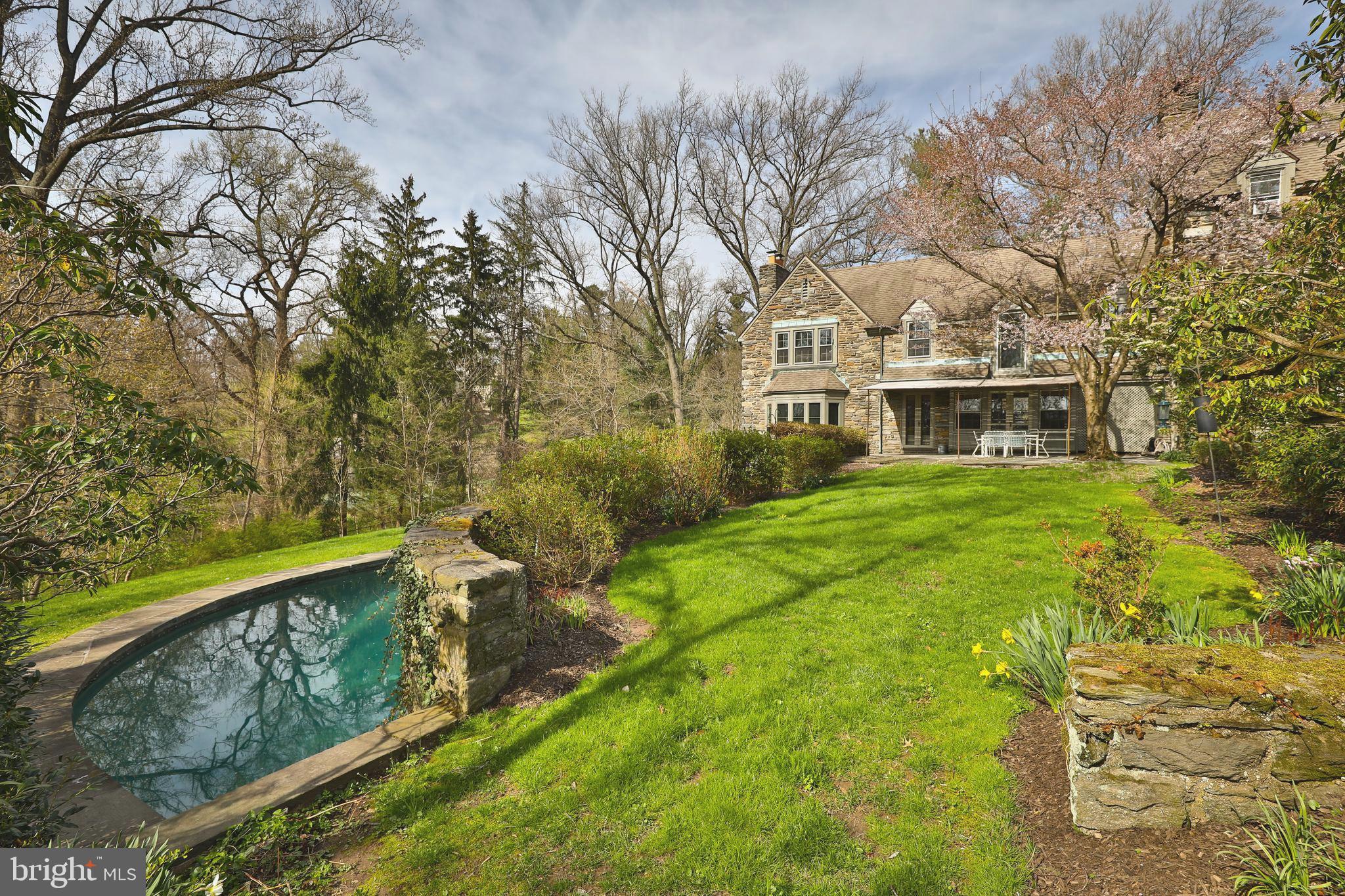CHESTNUT HILL - Residential