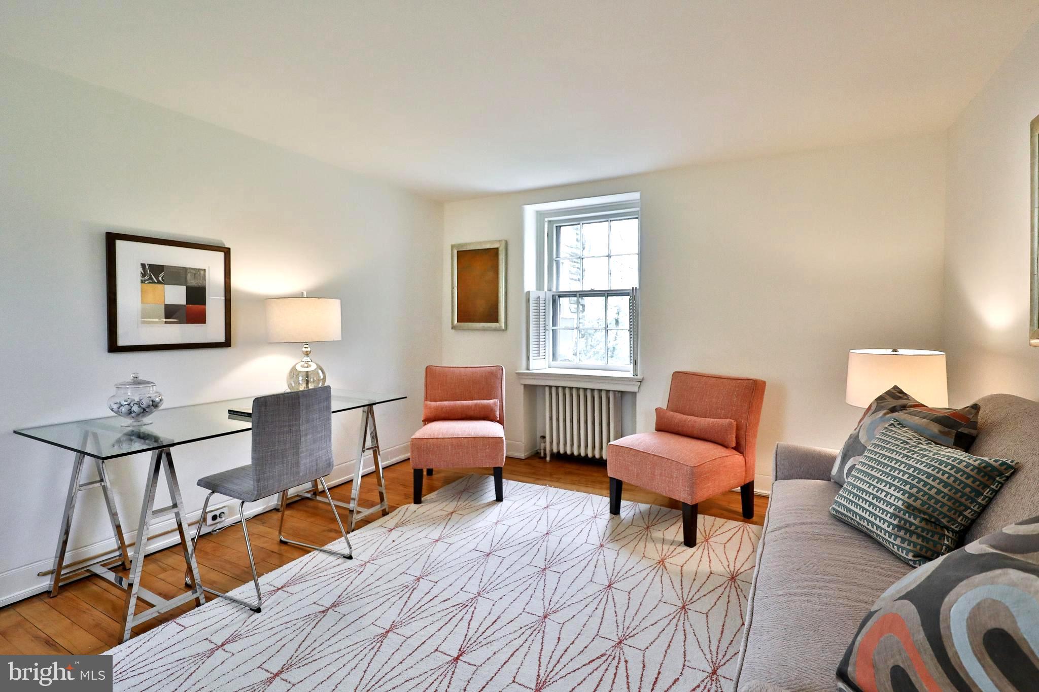 CHESTNUT HILL - Residential