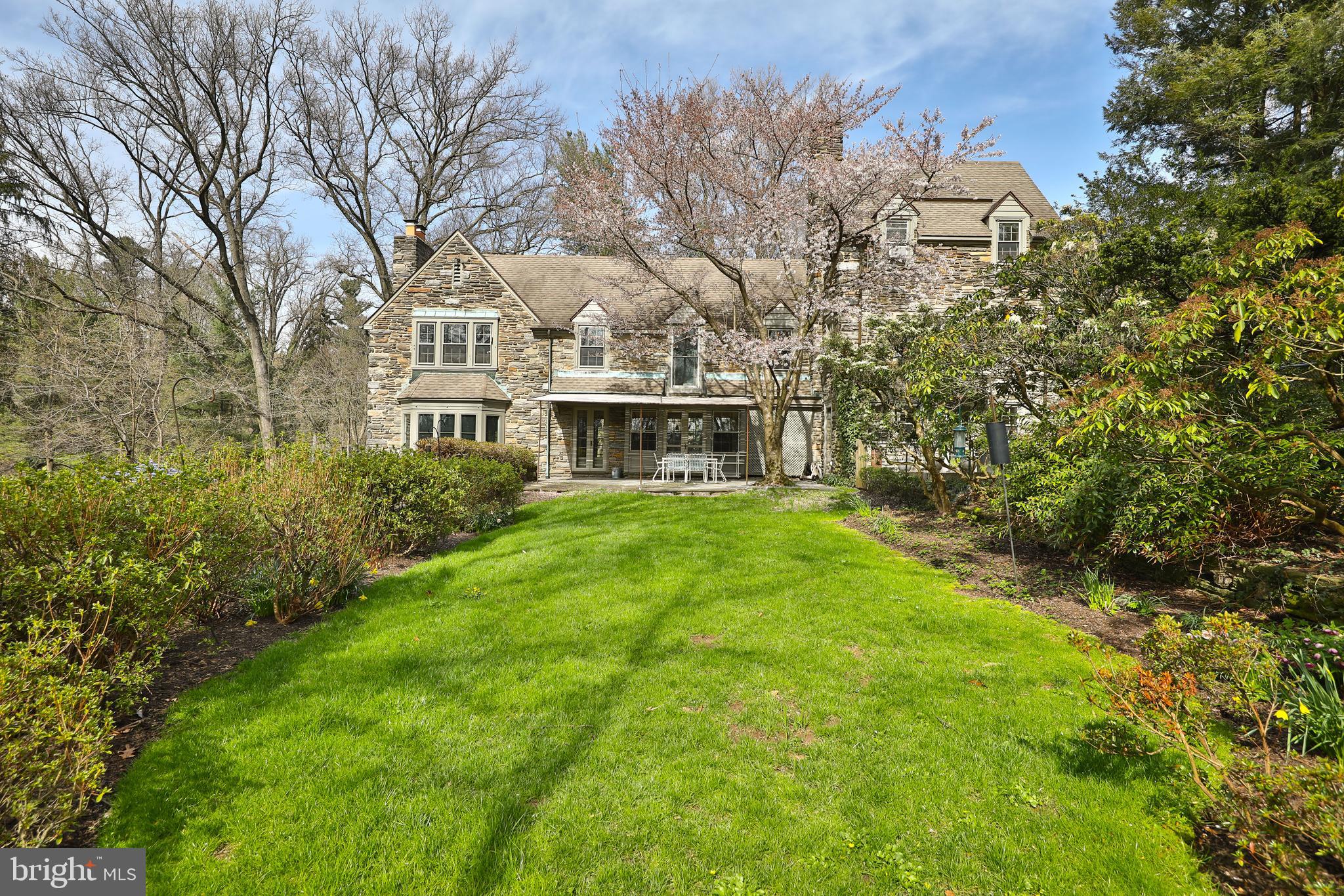 CHESTNUT HILL - Residential