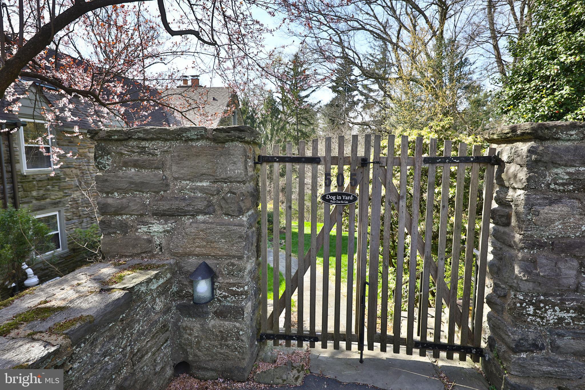 CHESTNUT HILL - Residential