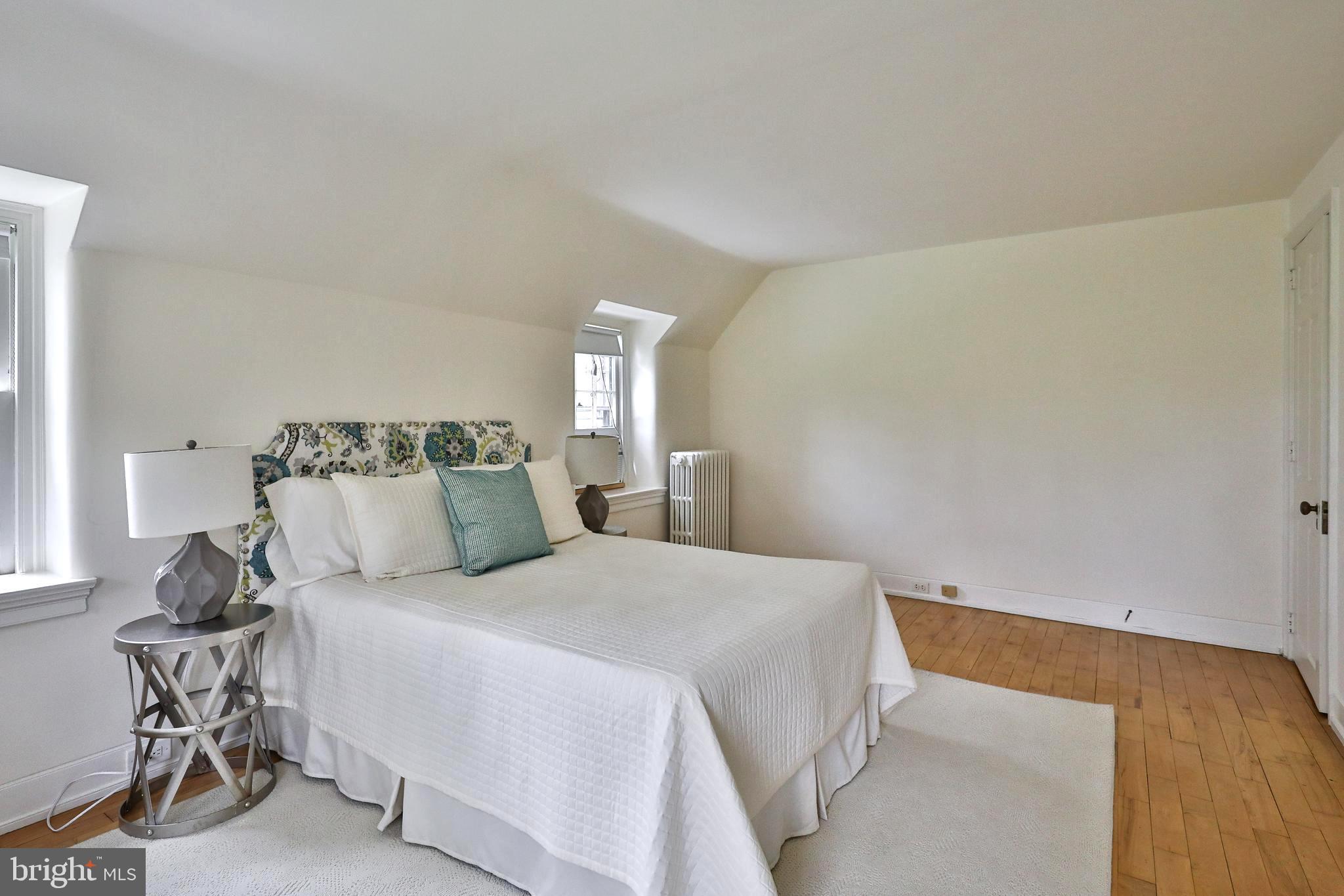 CHESTNUT HILL - Residential