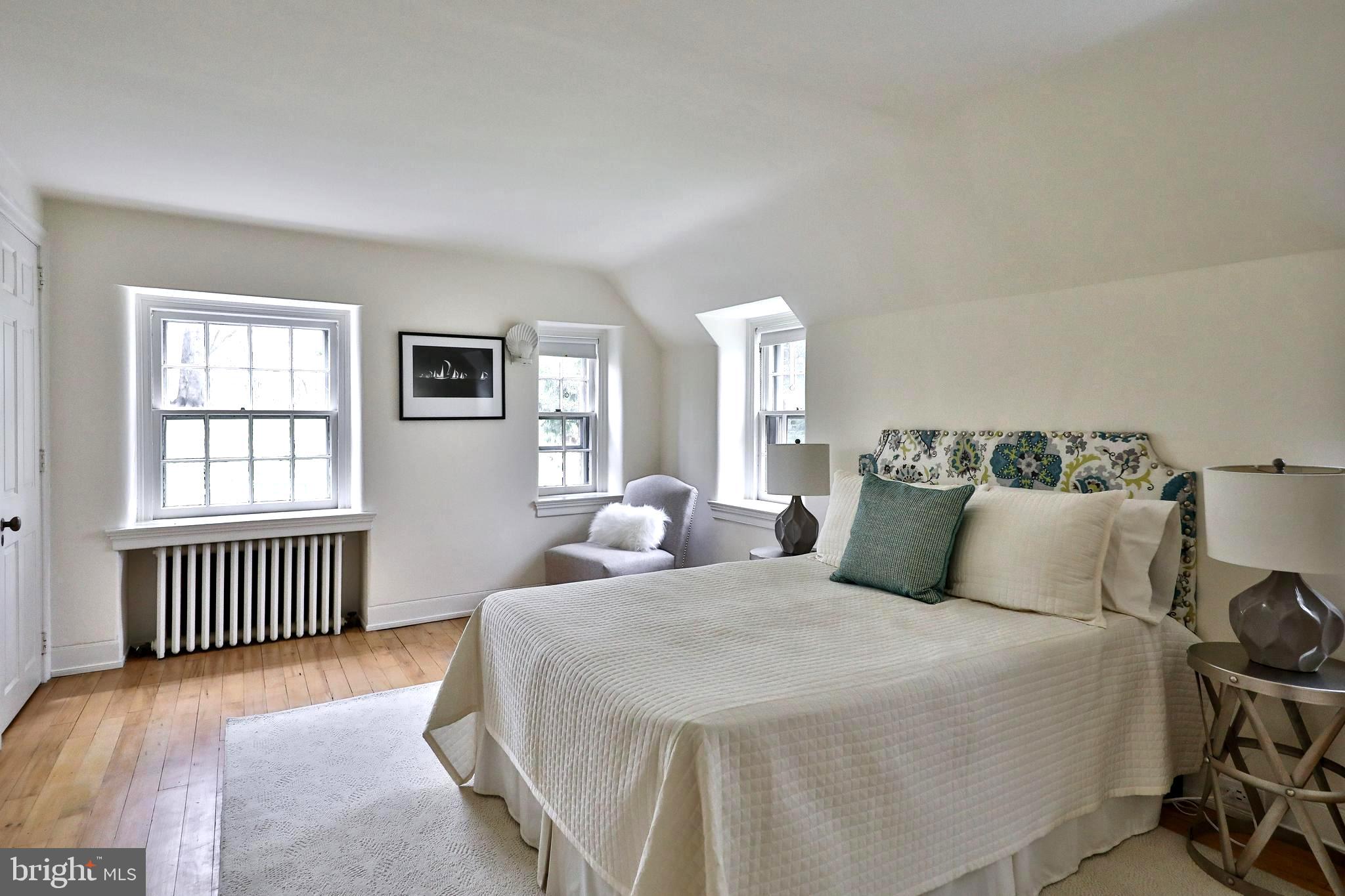 CHESTNUT HILL - Residential