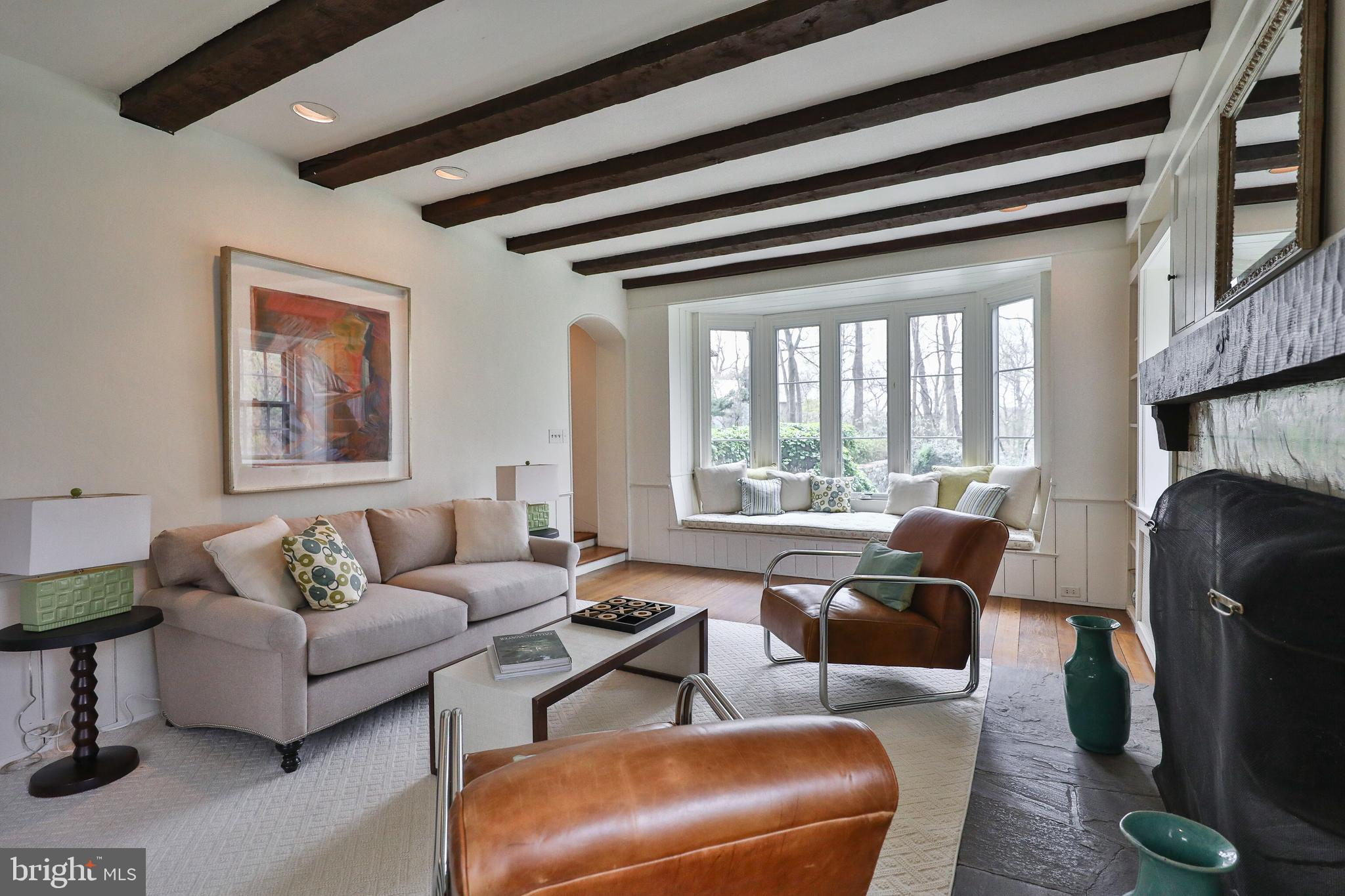 CHESTNUT HILL - Residential