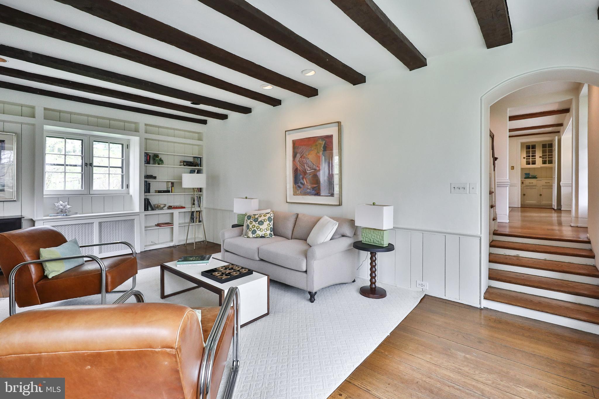 CHESTNUT HILL - Residential