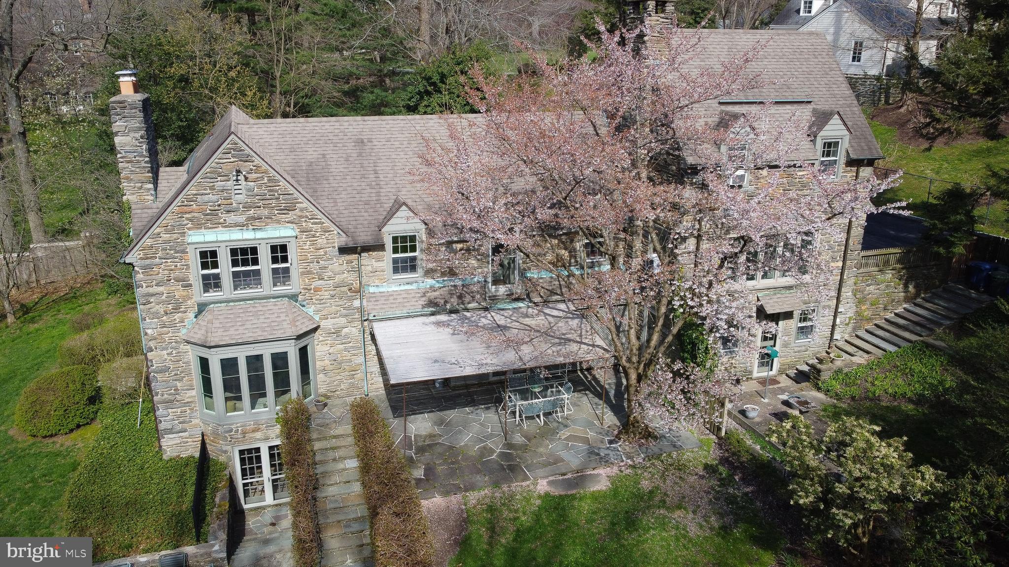CHESTNUT HILL - Residential