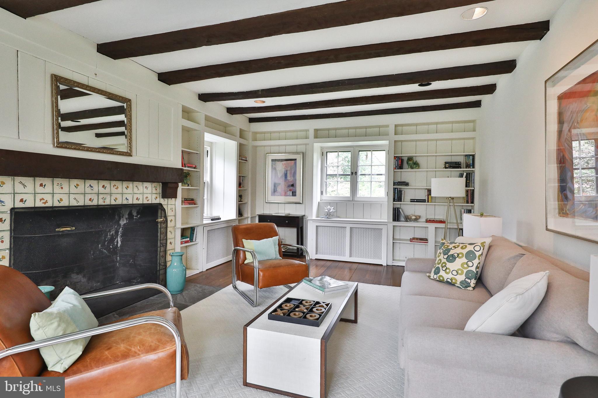 CHESTNUT HILL - Residential