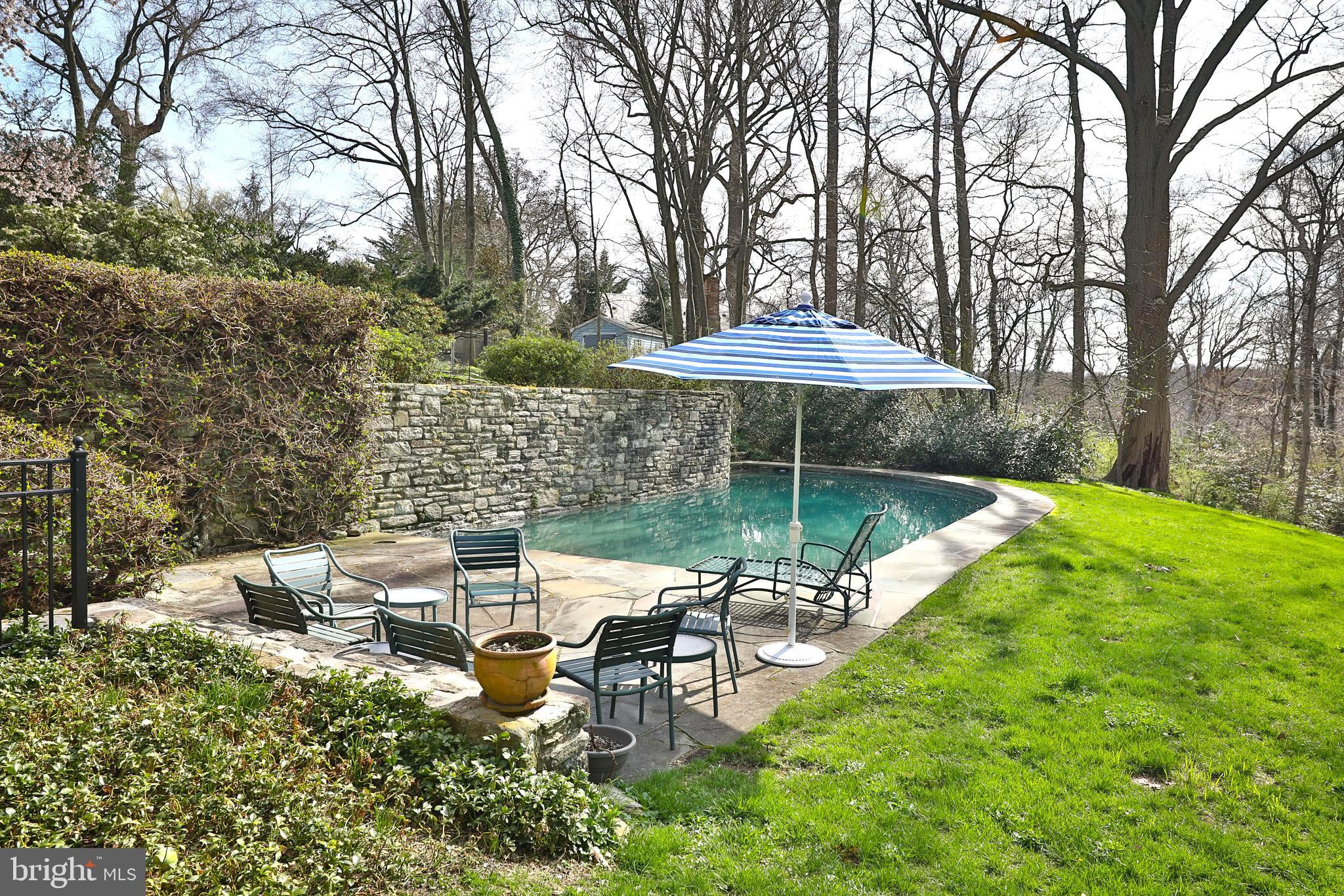 CHESTNUT HILL - Residential