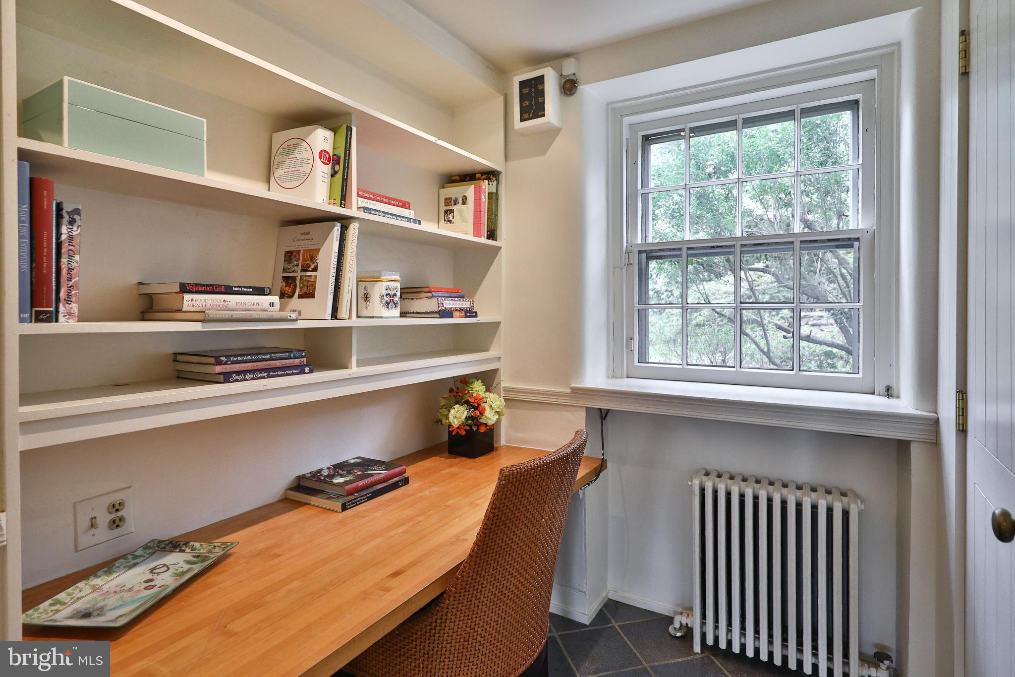 CHESTNUT HILL - Residential