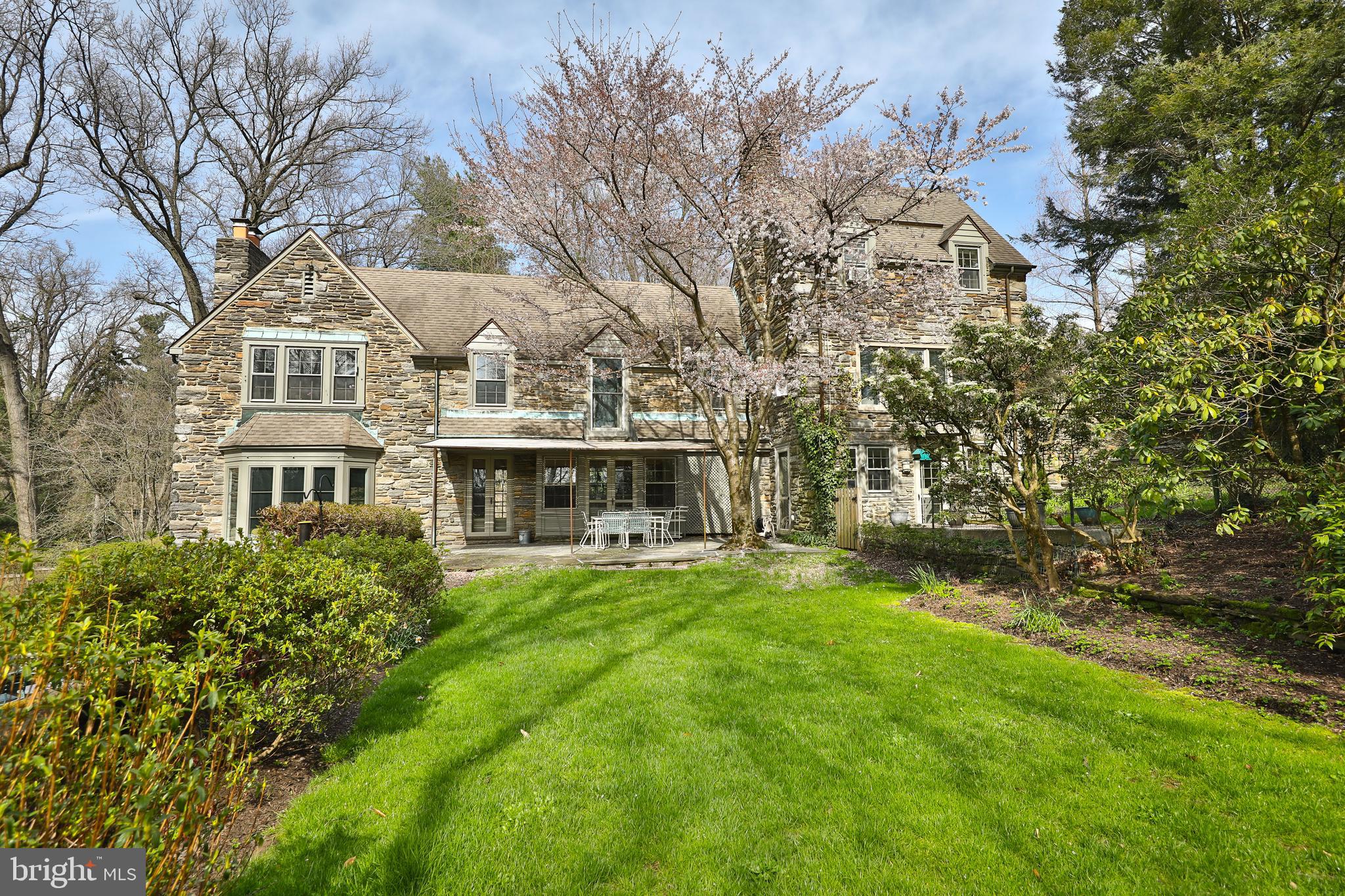CHESTNUT HILL - Residential