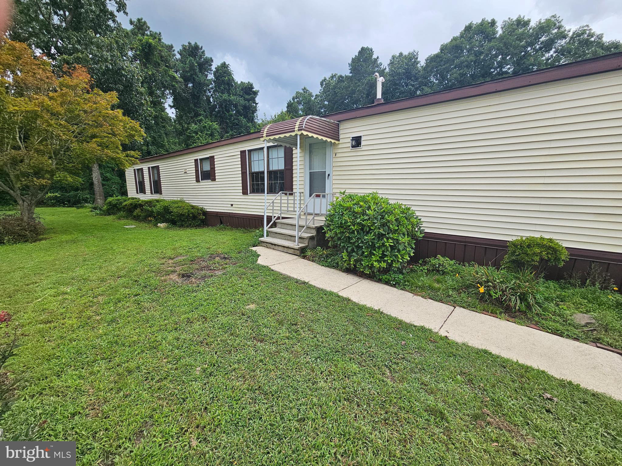 261 MAYFLOWER DRIVE - Photo 4
