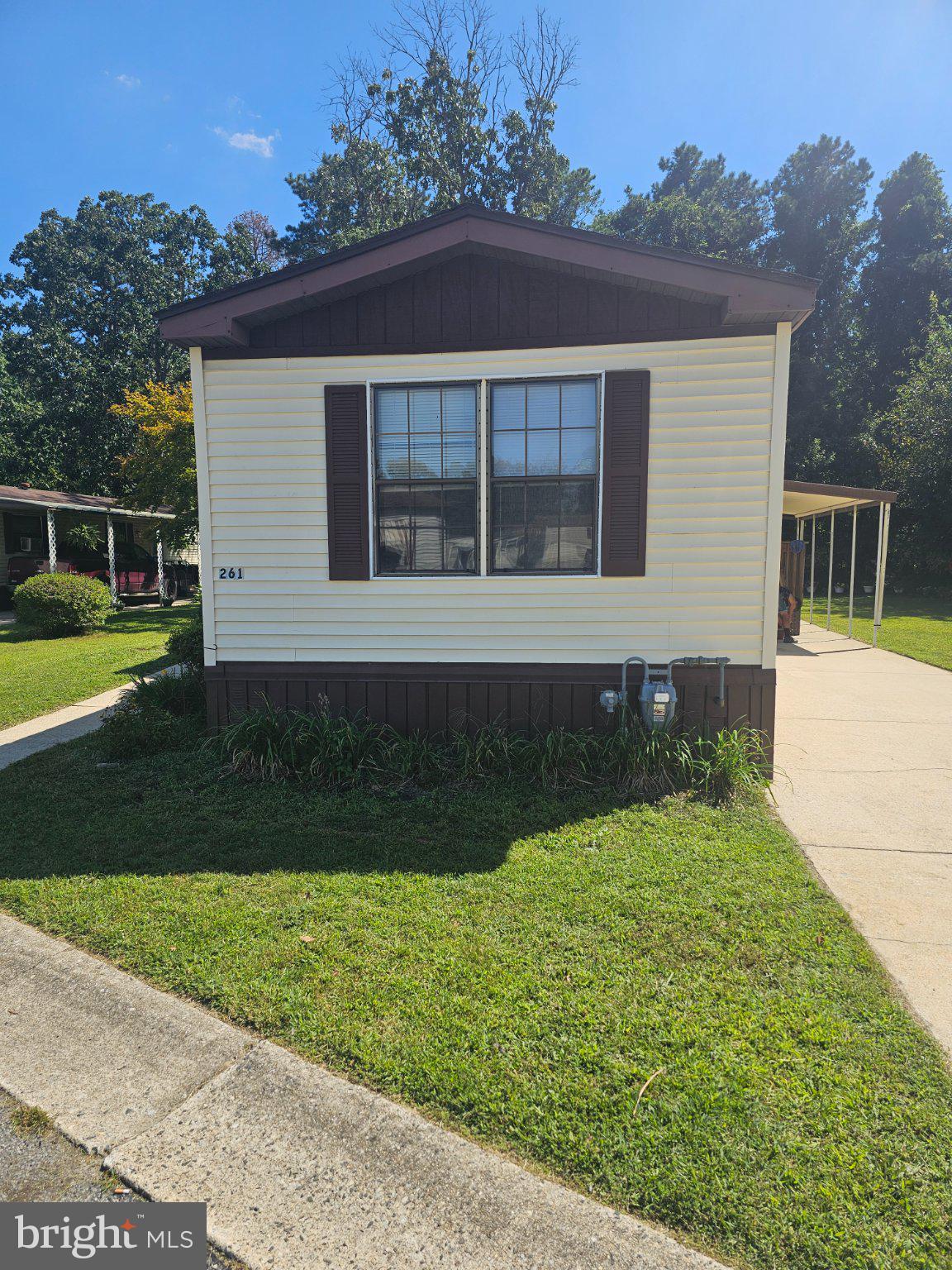 261 MAYFLOWER DRIVE