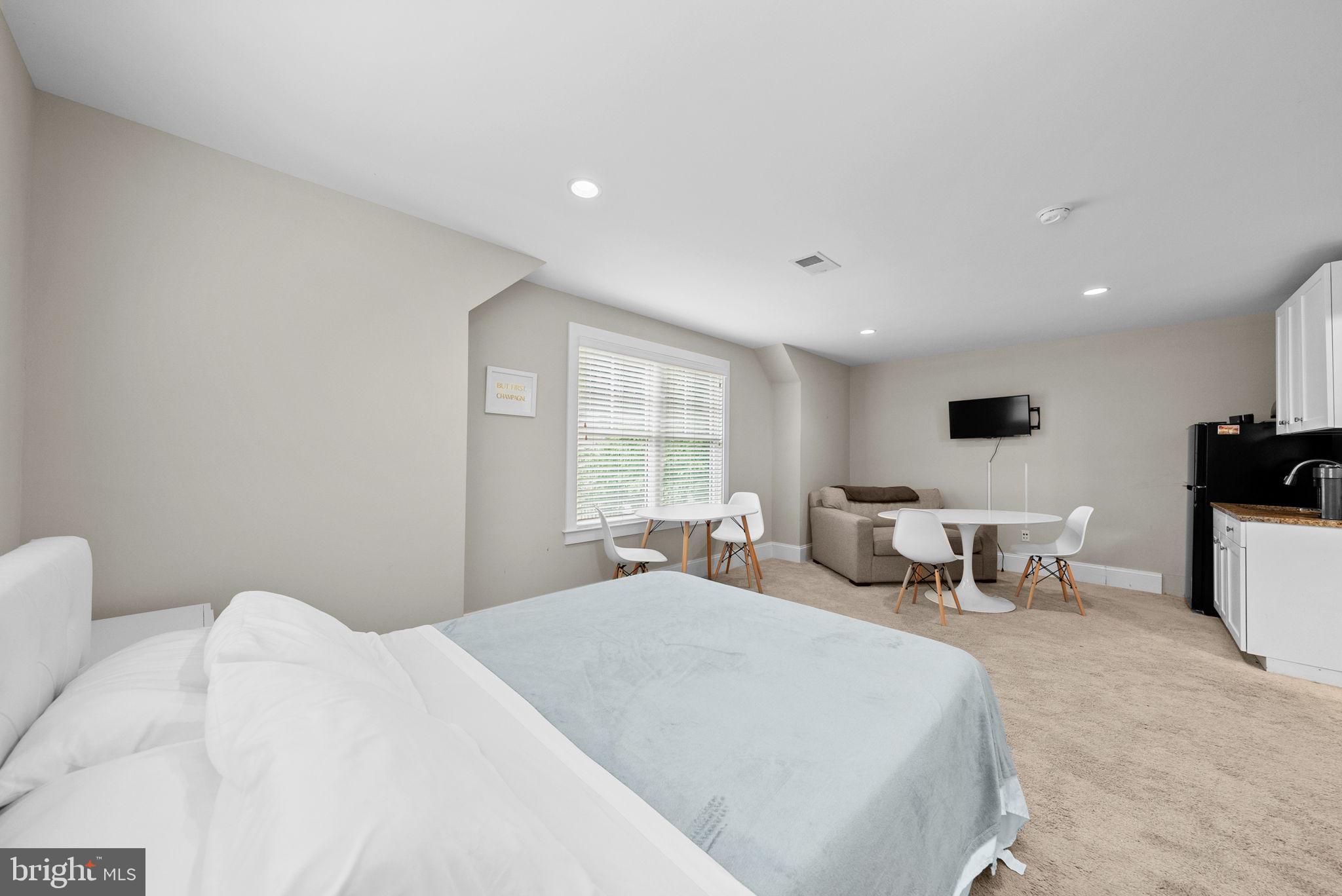 CLARENDON - Residential