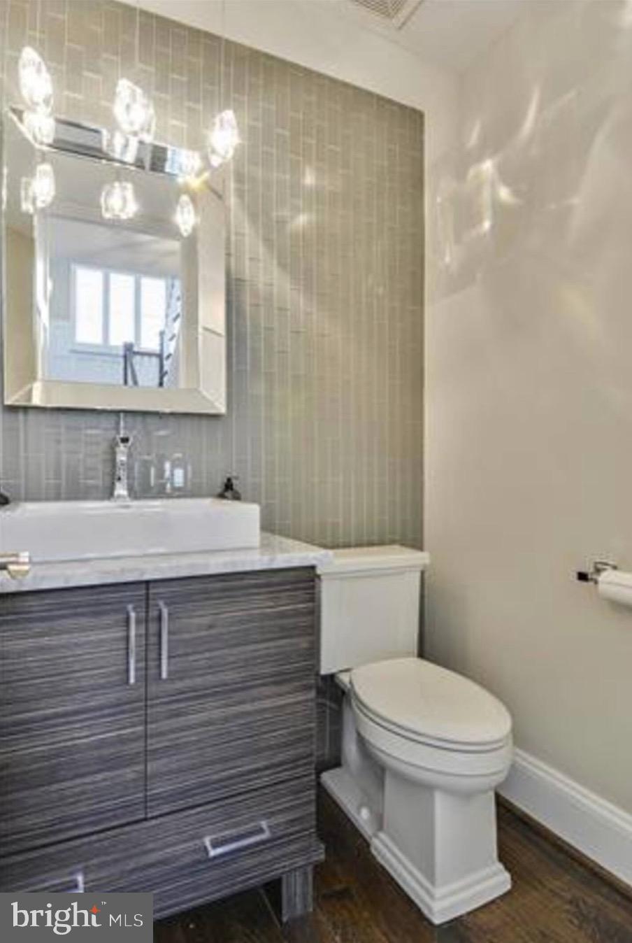 CLARENDON - Residential