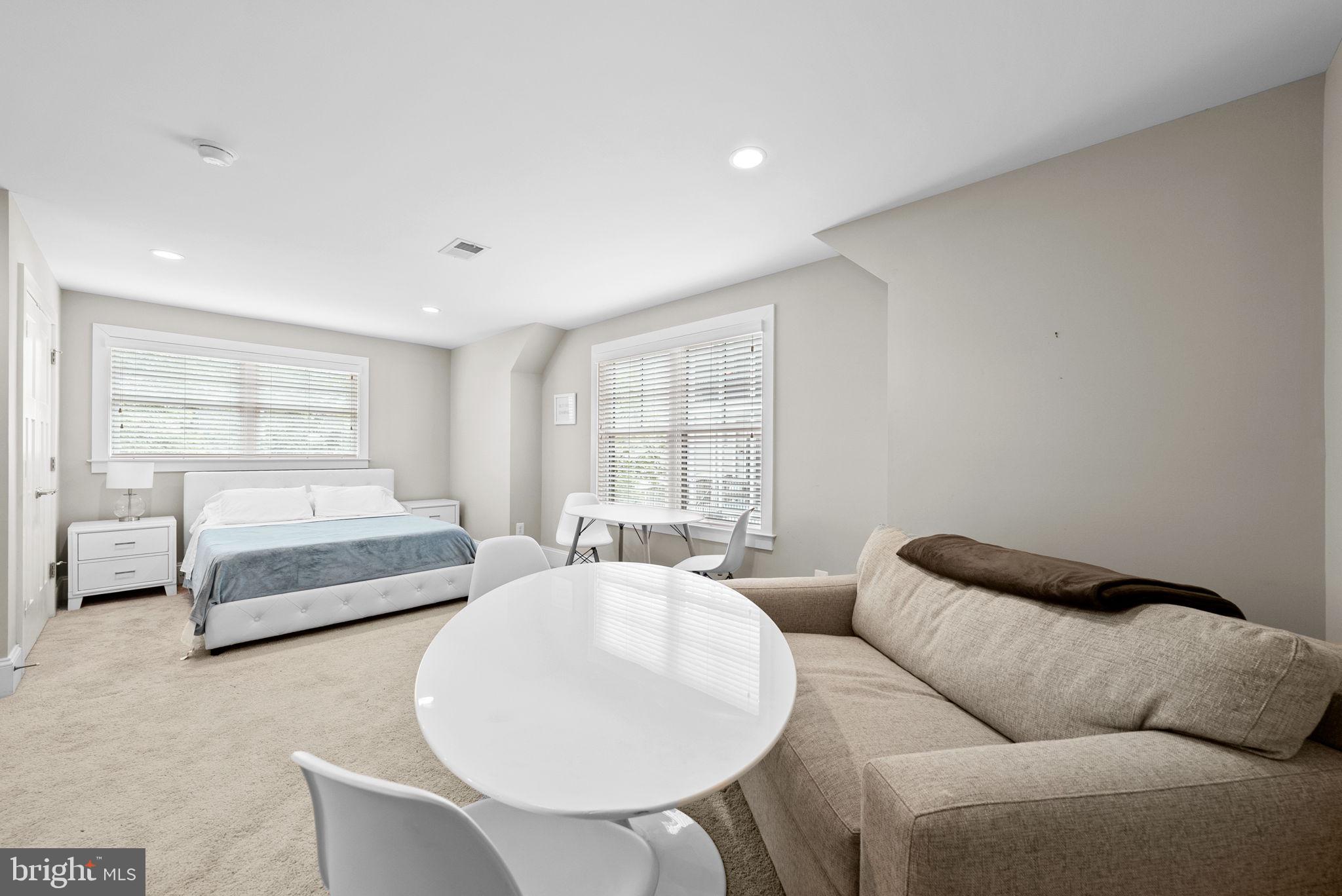 CLARENDON - Residential