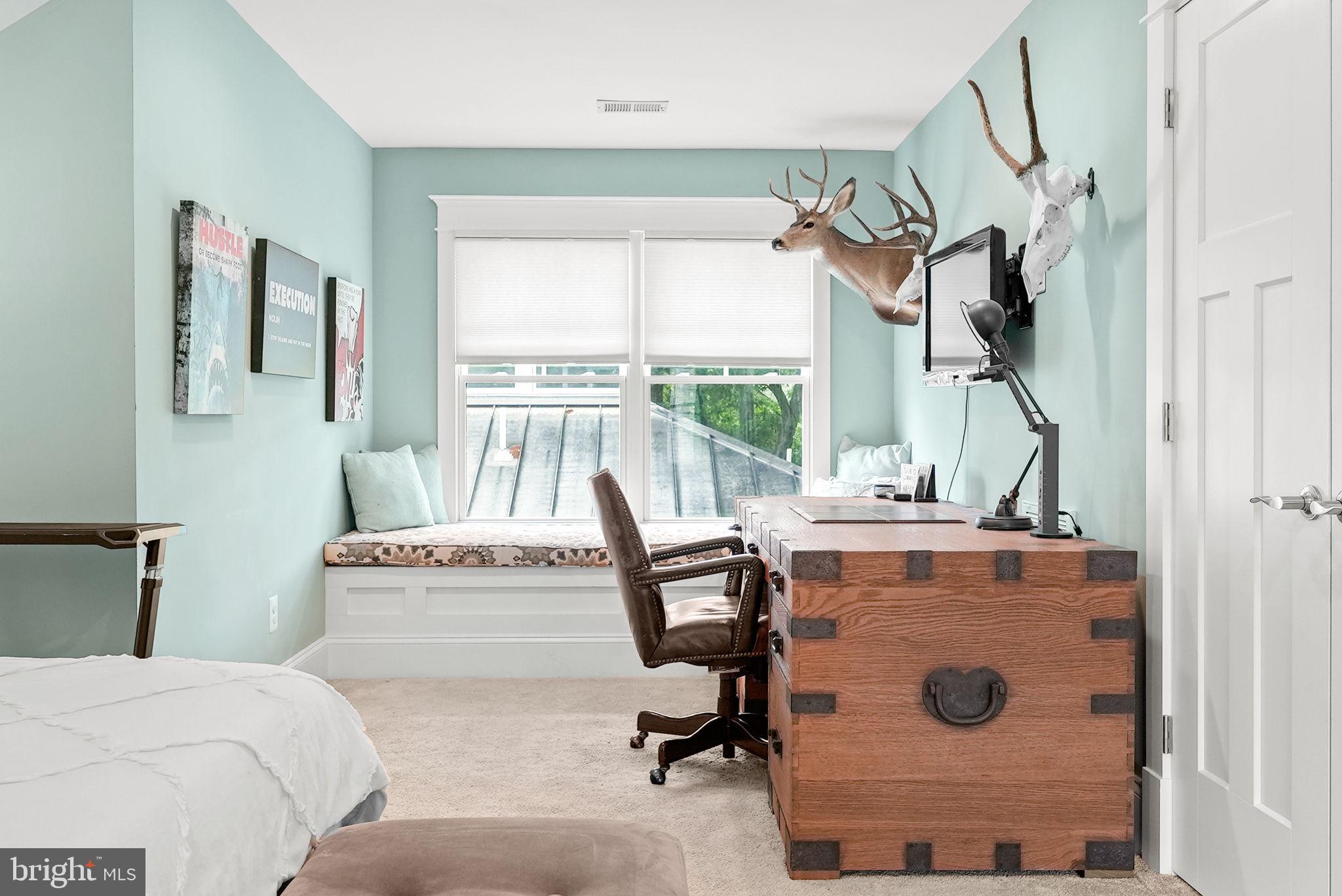 CLARENDON - Residential