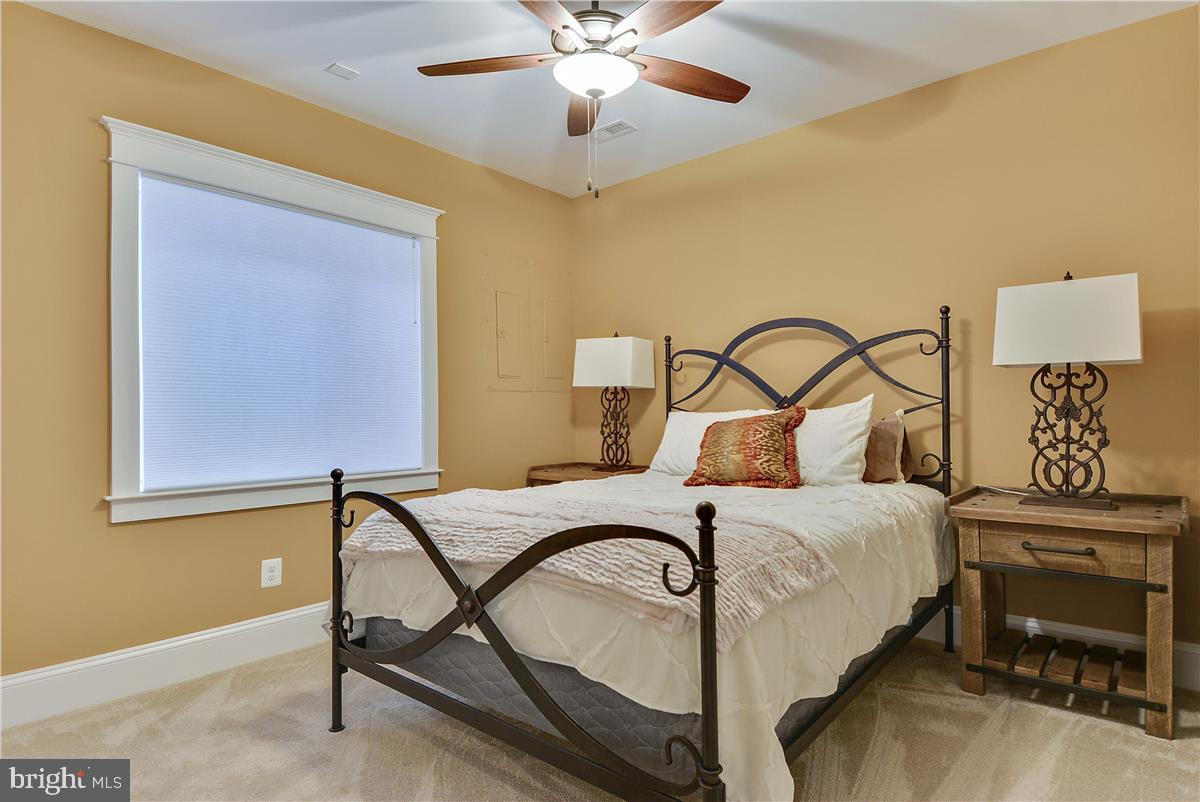 CLARENDON - Residential