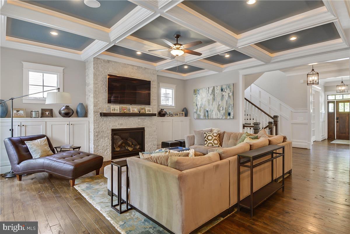 CLARENDON - Residential