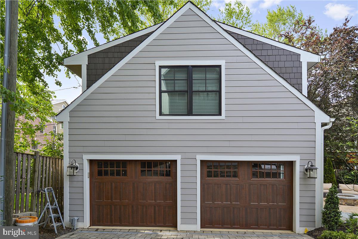 CLARENDON - Residential