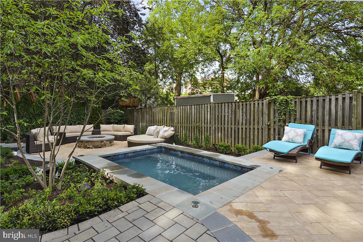 CLARENDON - Residential