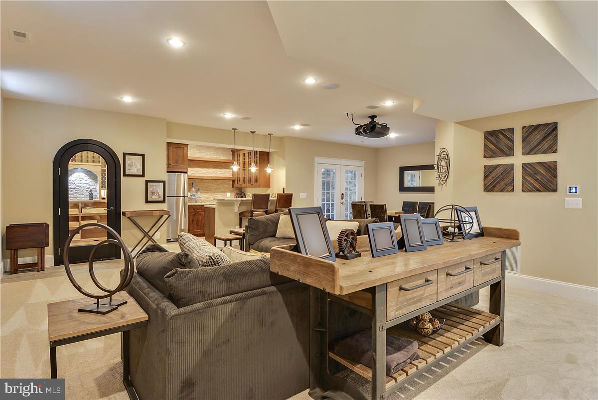 CLARENDON - Residential