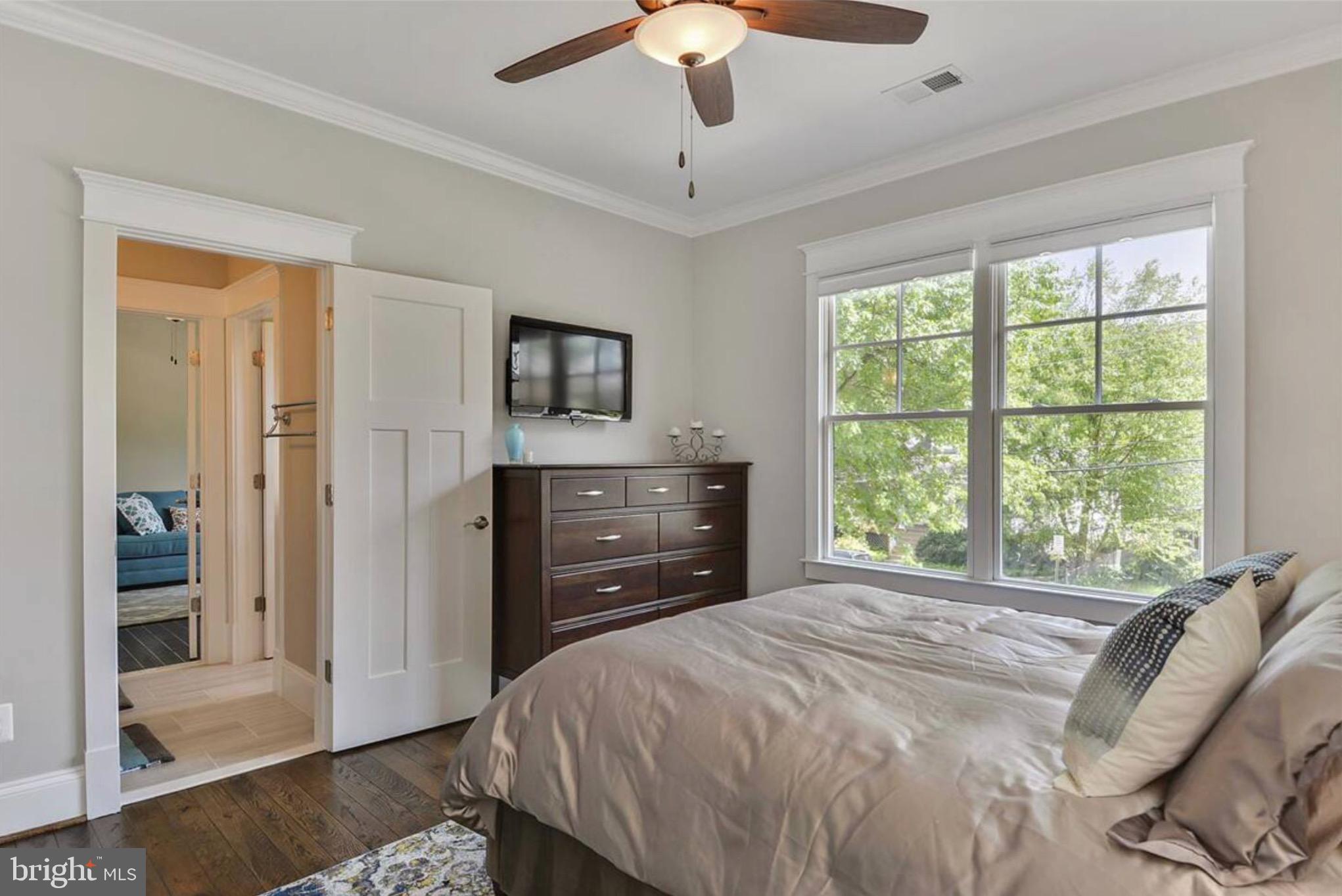 CLARENDON - Residential