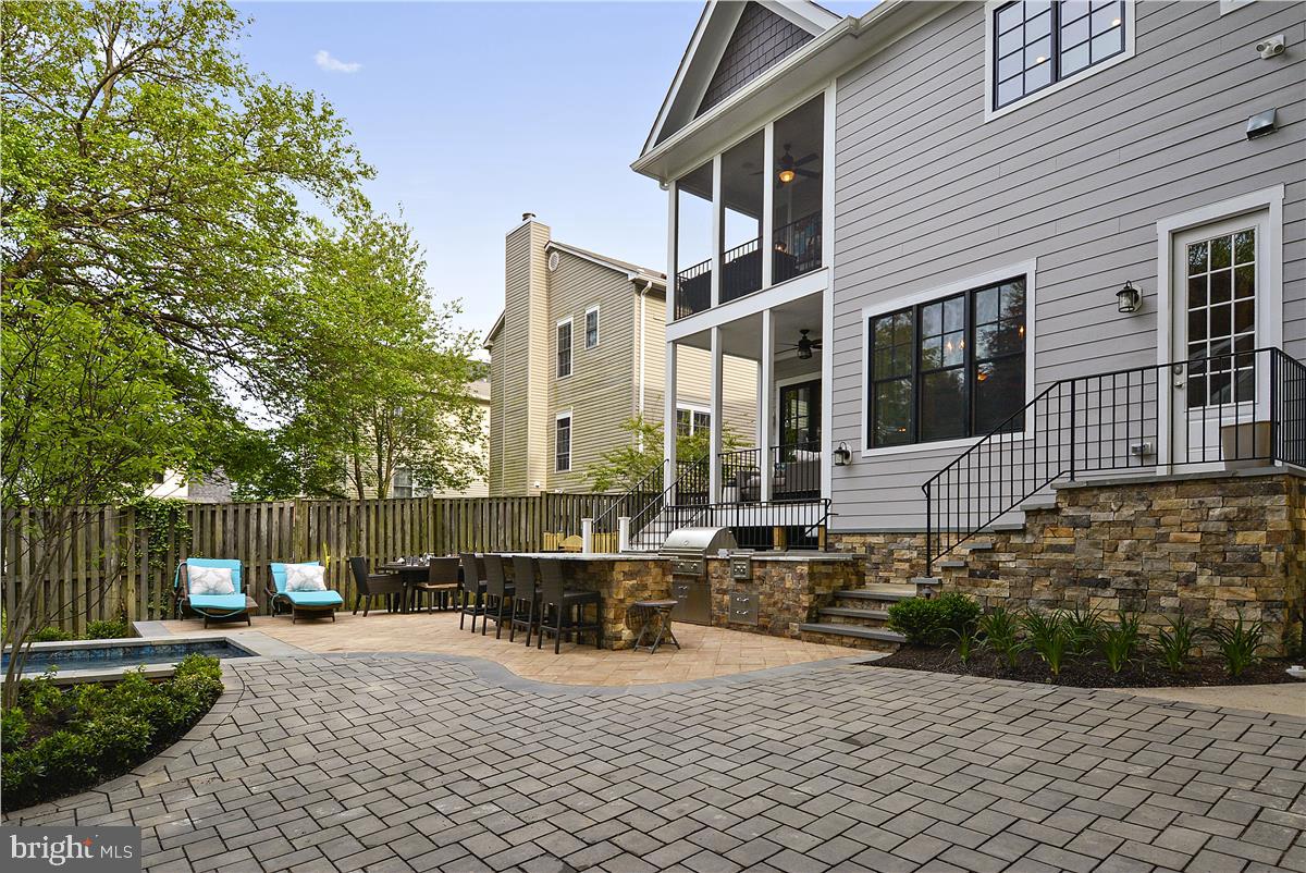 CLARENDON - Residential