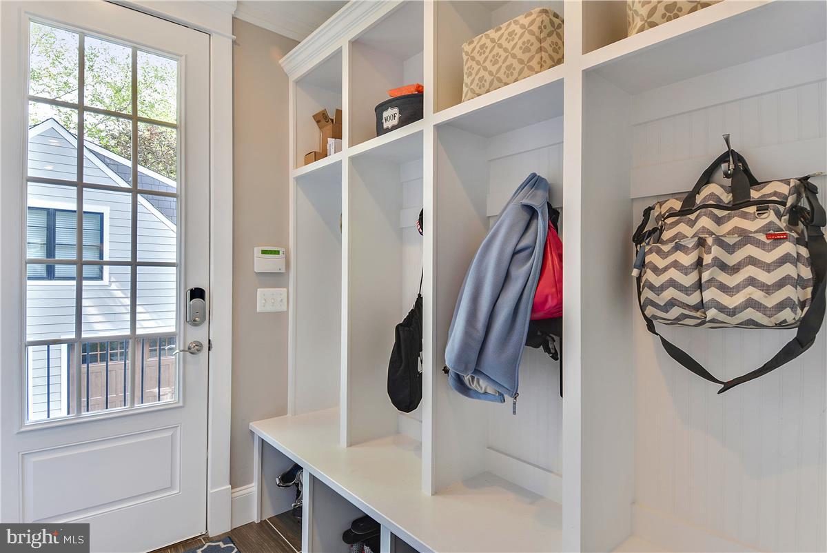 CLARENDON - Residential