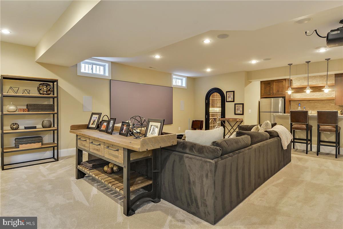 CLARENDON - Residential