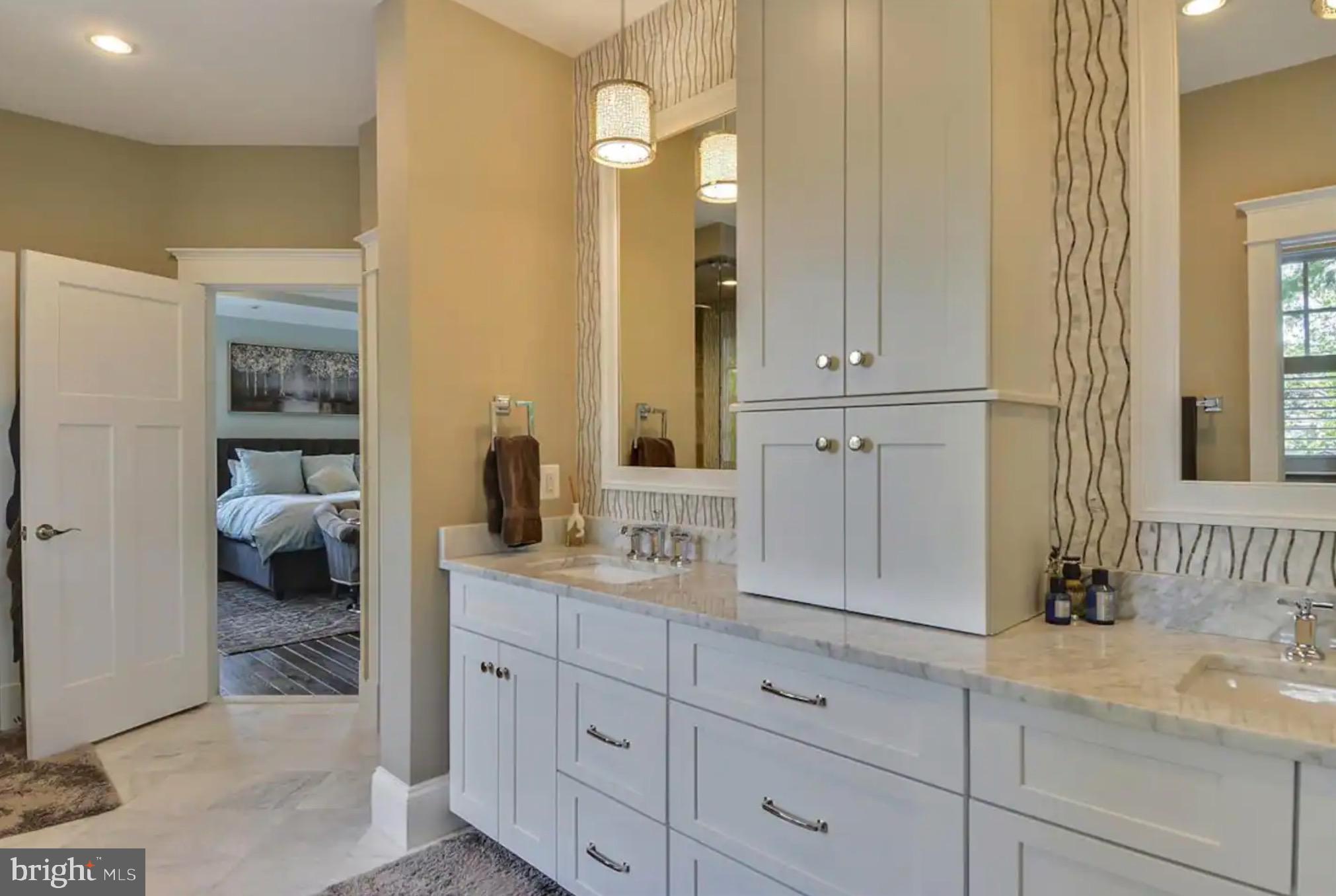 CLARENDON - Residential