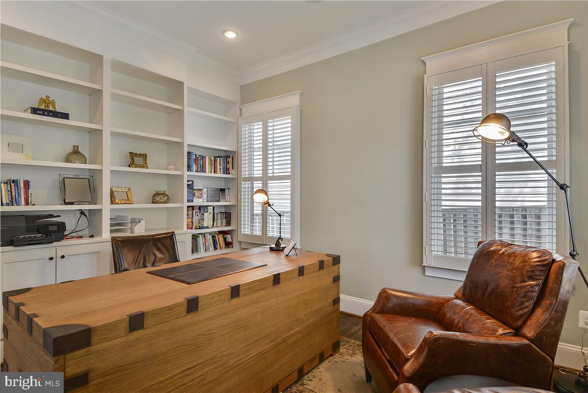 CLARENDON - Residential