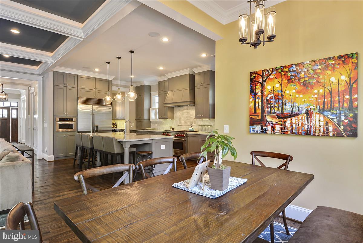 CLARENDON - Residential