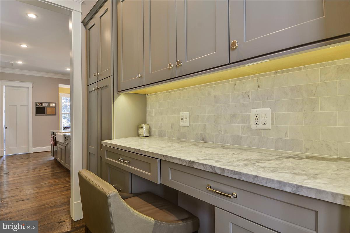 CLARENDON - Residential