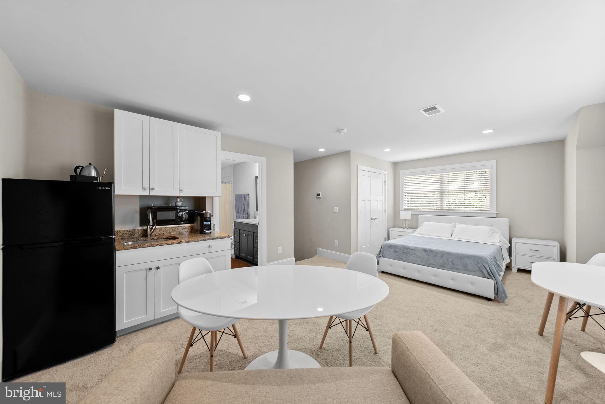 CLARENDON - Residential