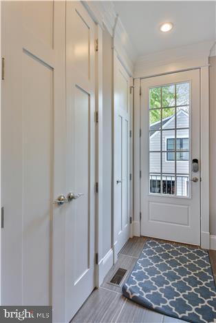 CLARENDON - Residential