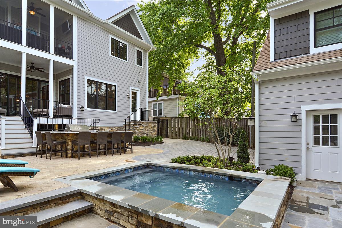 CLARENDON - Residential