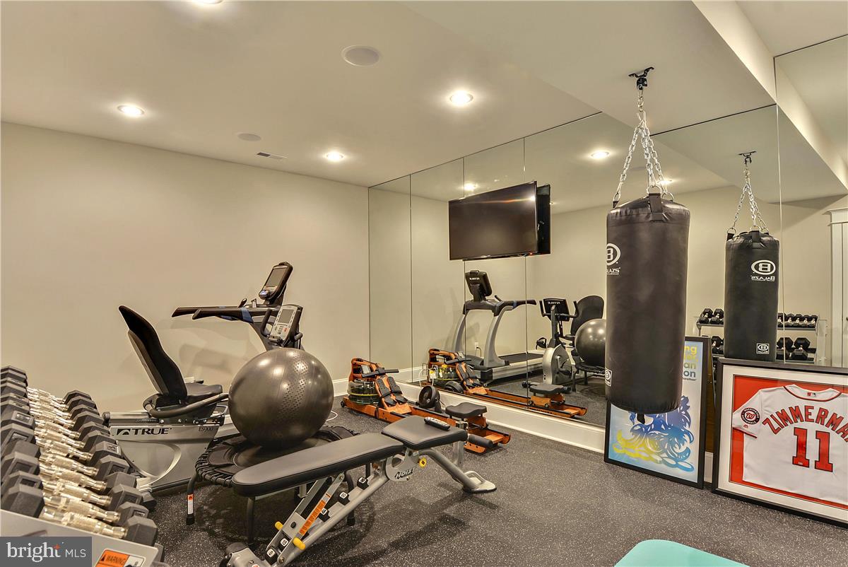 CLARENDON - Residential