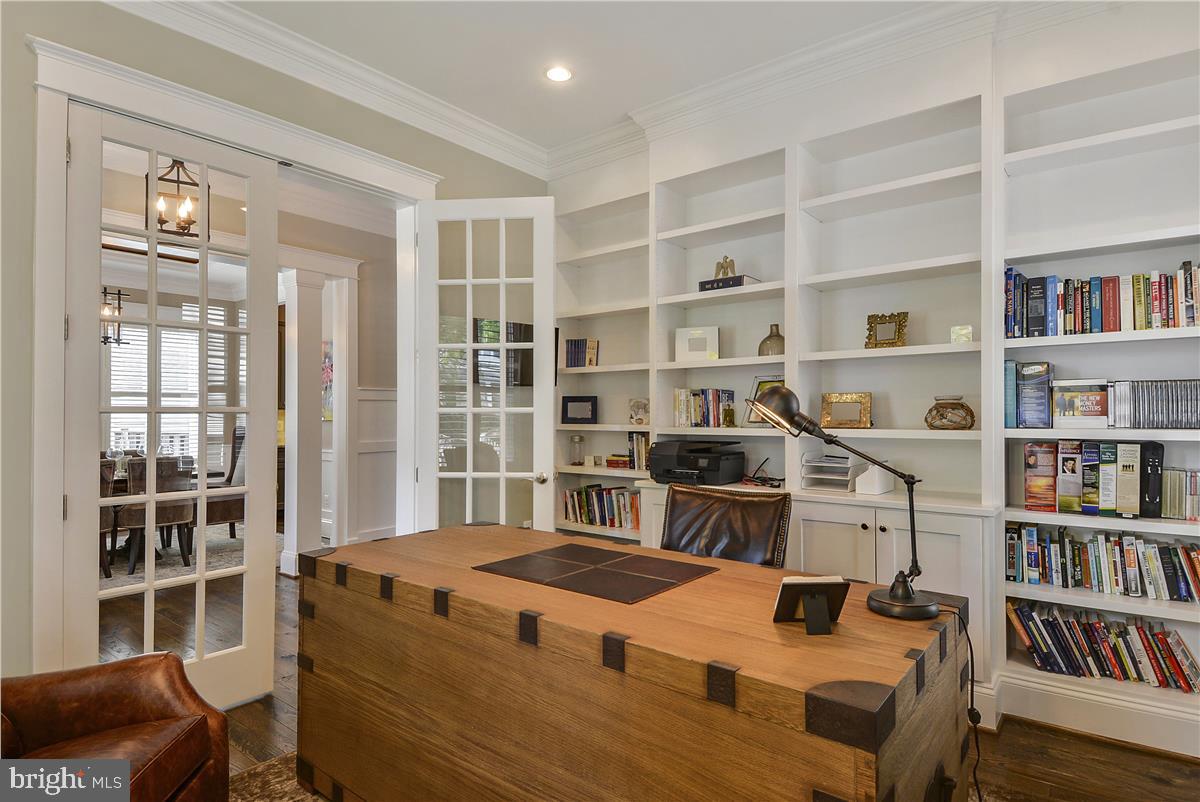 CLARENDON - Residential